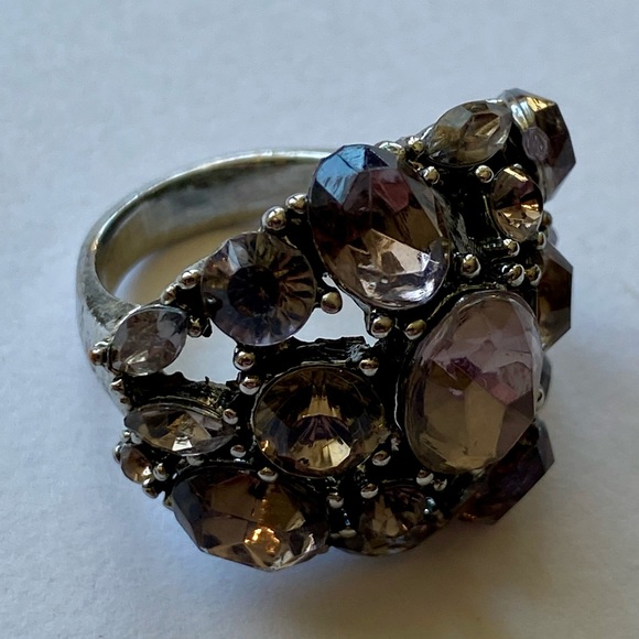 Large Costume Ring 💍 - Picture 1 of 5